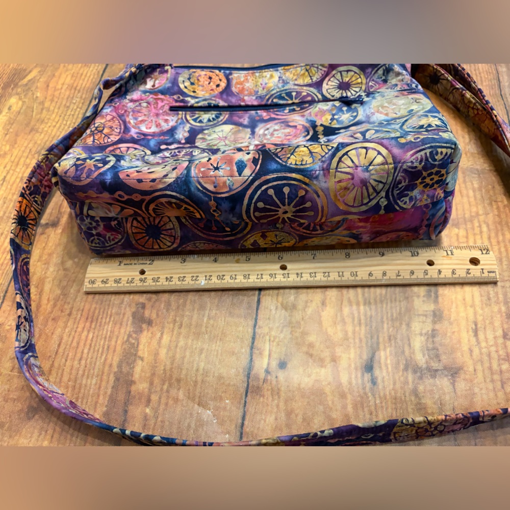 Handmade Batik Woman’s Bag - Picture 6 of 9